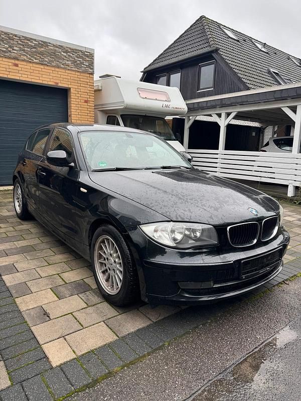 Schwarz Gebraucht 2010 BMW 116 Kleinwagen | 4.000 € (Fairer Preis) - Bild 1/4