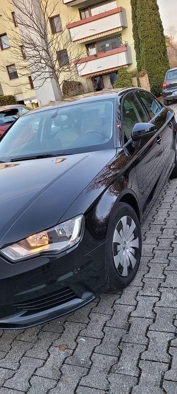Gebraucht Audi A3 Ambiente 140 PS (102 kW) 2014 Schwarz Limousine