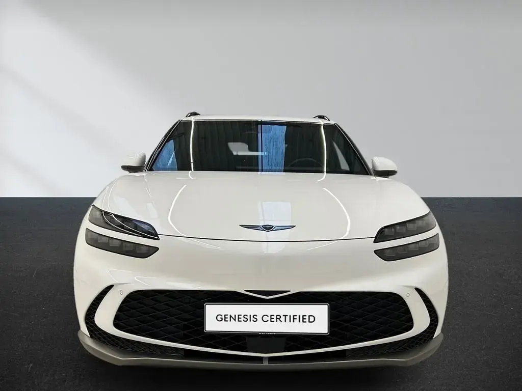 Second-hand Genesis GV60 Sport 233 kW (318 CP) 2024 Alb SUV