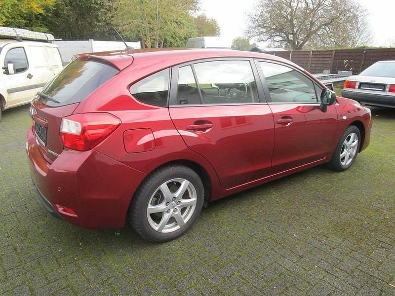 Gebraucht Subaru Impreza Active 150 PS (110 kW) 2017 Rot Limousine