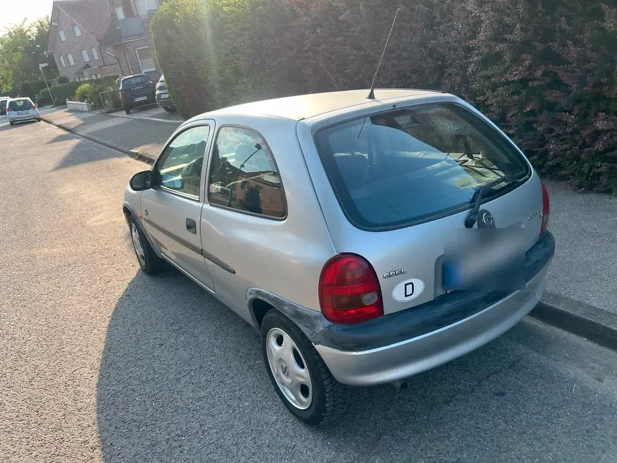 Gebraucht Opel Corsa 54 PS (39 kW) 1999 Silber Kleinwagen