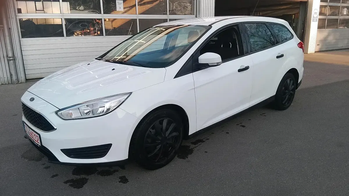 Używany Ford Focus 101 KM (74 kW) 2015 Biały Kombi
