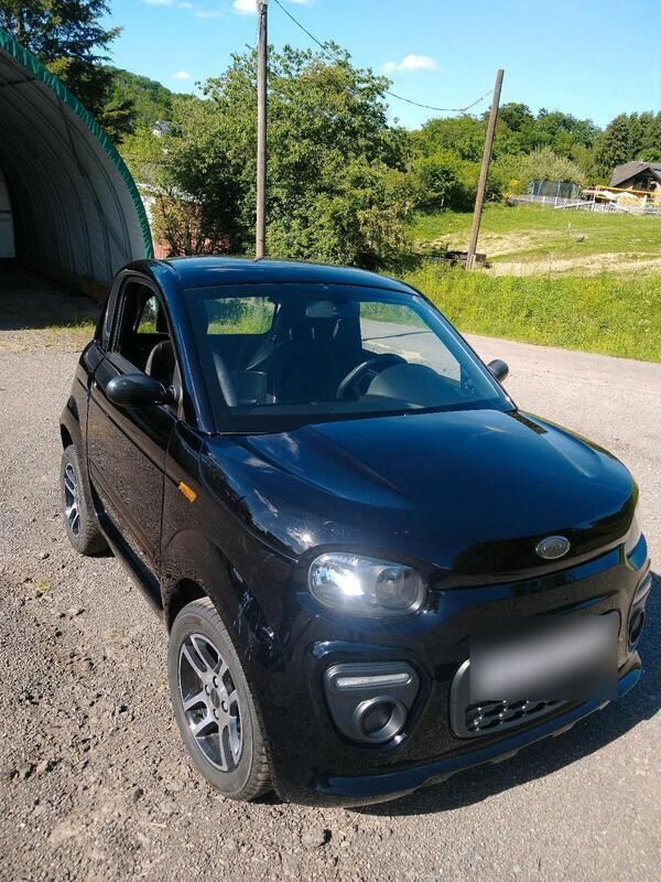 Schwarz Gebraucht 2024 Microcar Dué Kleinwagen | 10.600 € - Bild 1/4