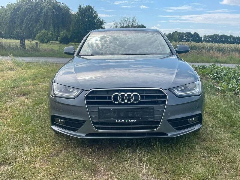Schwarz Gebraucht 2015 Audi A4 Ambition Limousine | 11.750 € (Superpreis) - Bild 1/4