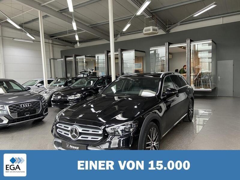 Schwarz metallic Gebraucht 2020 Mercedes E400 | 38.220 € (Guter Preis) - Bild 1/4