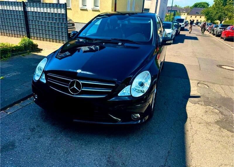 Schwarz Gebraucht 2010 Mercedes R300 Van / Kleinbus | 4.500 € - Bild 1/4