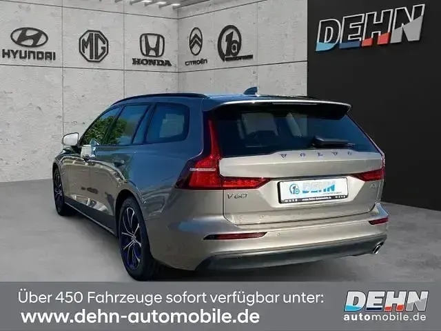 Gebraucht Volvo V60 Business Edition 150 PS (110 kW) 2018 Grau Kombi