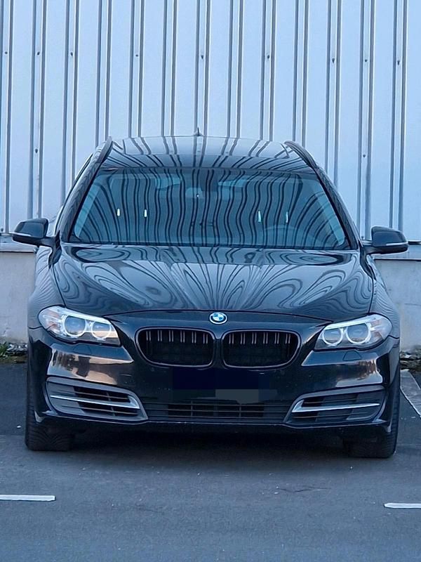 Gebraucht BMW 530 258 PS (189 kW) 2013 Schwarz Kombi