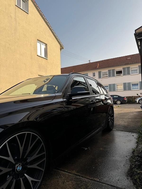 Gebraucht BMW 320 160 PS (117 kW) 2015 Schwarz Kombi