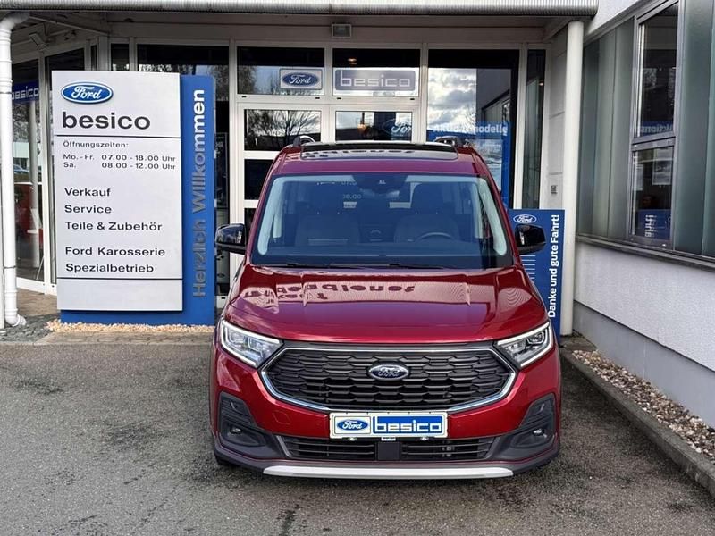 Gebraucht Ford Tourneo Active 114 PS (83 kW) 2024 Cyclone maple red Van / Kleinbus