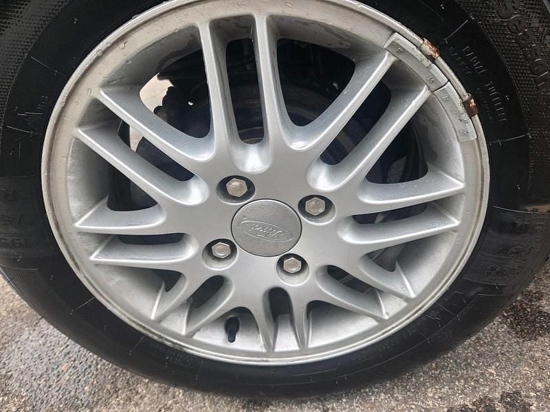 Gebraucht Ford Focus 100 PS (73 kW) 2001 Schwarz Kleinwagen