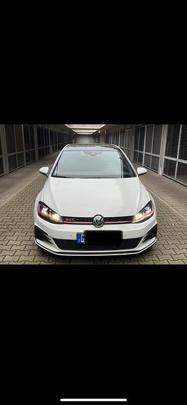 Weiß Gebraucht 2019 VW Golf GTI Coupé | 23.400 € - Bild 1/4