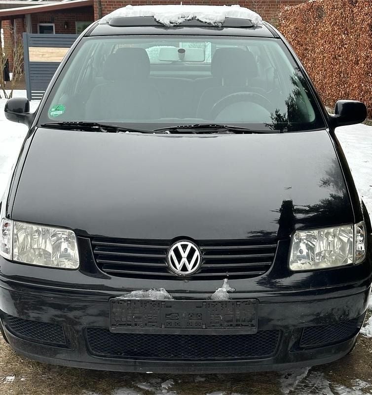 Schwarz Gebraucht 2001 VW Polo Kleinwagen | 700 € (Guter Preis) - Bild 1/4