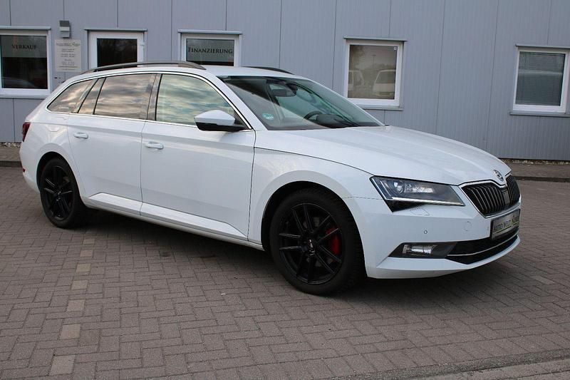 Gebraucht Skoda Superb Ambition 150 PS (110 kW) 2016 Weiß Kombi