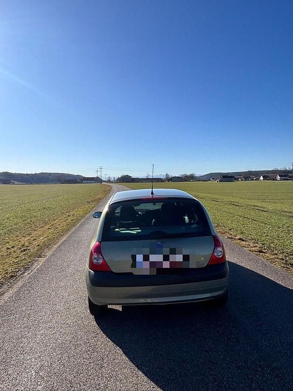 Gebraucht Renault Clio II Expression 75 PS (55 kW) 2003 Grün Limousine