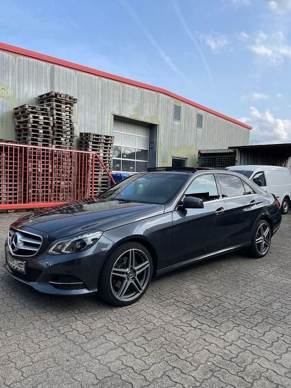 Gebraucht 2014 Mercedes E300 Limousine | 16.500 € (Etwas zu teuer) - Bild 1/4