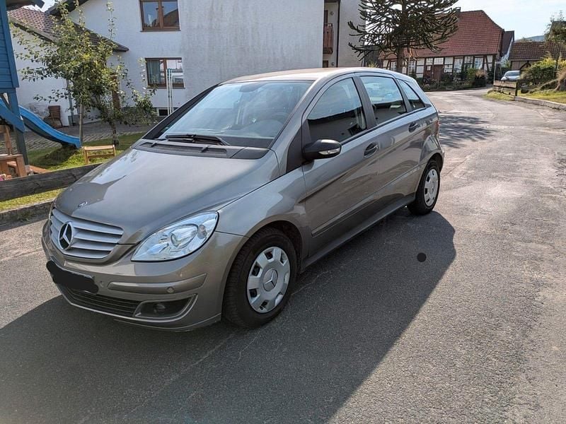 Grau Gebraucht 2006 Mercedes 170 Kleinwagen | 5.490 € (Fairer Preis) - Bild 1/4