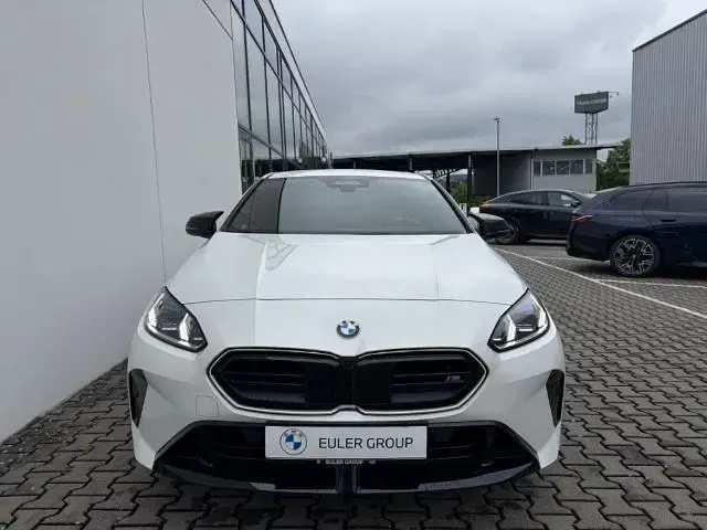 Używany BMW M235 Performance 300 KM (220 kW) 2025 Biały Coupe