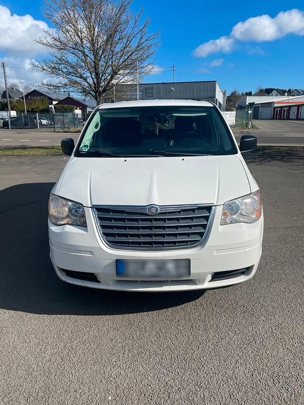 Gebraucht Chrysler Voyager 163 PS (119 kW) 2011 Weiß Van / Kleinbus