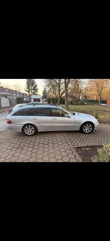Gebraucht Mercedes E220 150 PS (110 kW) 2006 Silber Kombi