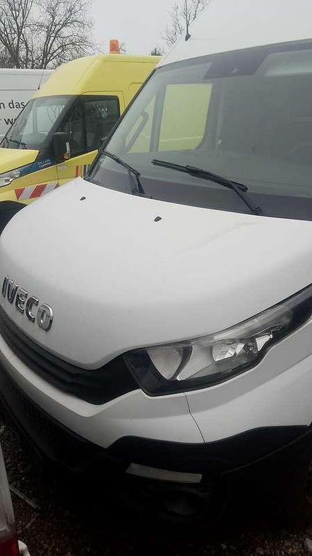 Gebraucht Iveco Daily 156 PS (114 kW) 2019 Weiß Van