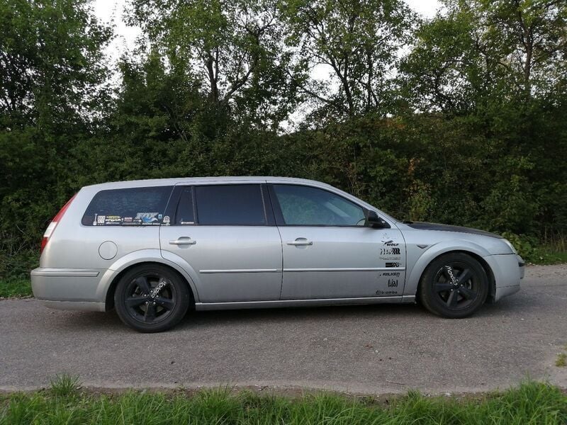 Silber Gebraucht 2005 Ford Mondeo Titanium Kombi | 2.750 € (Teuer) - Bild 1/4