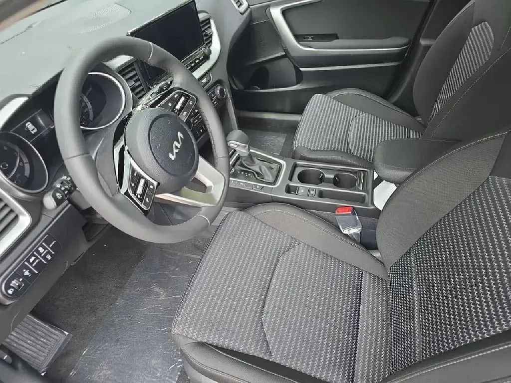 Neu Kia XCeed Vision 150 PS (110 kW) 2026 Grau SUV