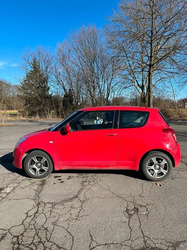 Gebraucht Suzuki Swift 92 PS (67 kW) 2008 Rot Kleinwagen