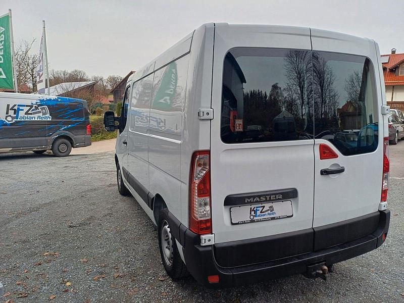 Gebraucht Renault Master 110 PS (80 kW) 2017 Weiß Van / Kleinbus