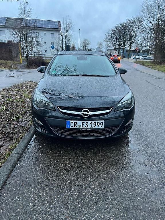 Gebraucht Opel Astra Edition 120 PS (88 kW) 2014 Schwarz Limousine