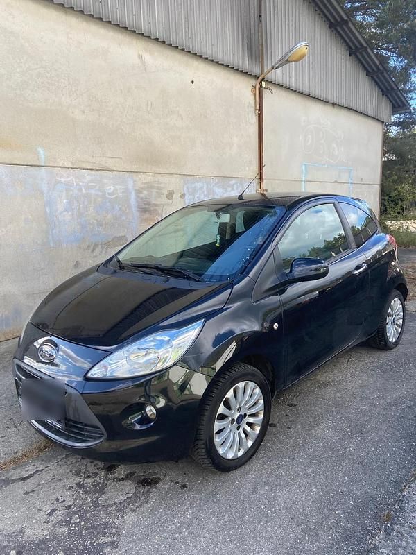 Schwarz Gebraucht 2015 Ford Ka Titanium Kleinwagen | 3.850 € (Fairer Preis) - Bild 1/4