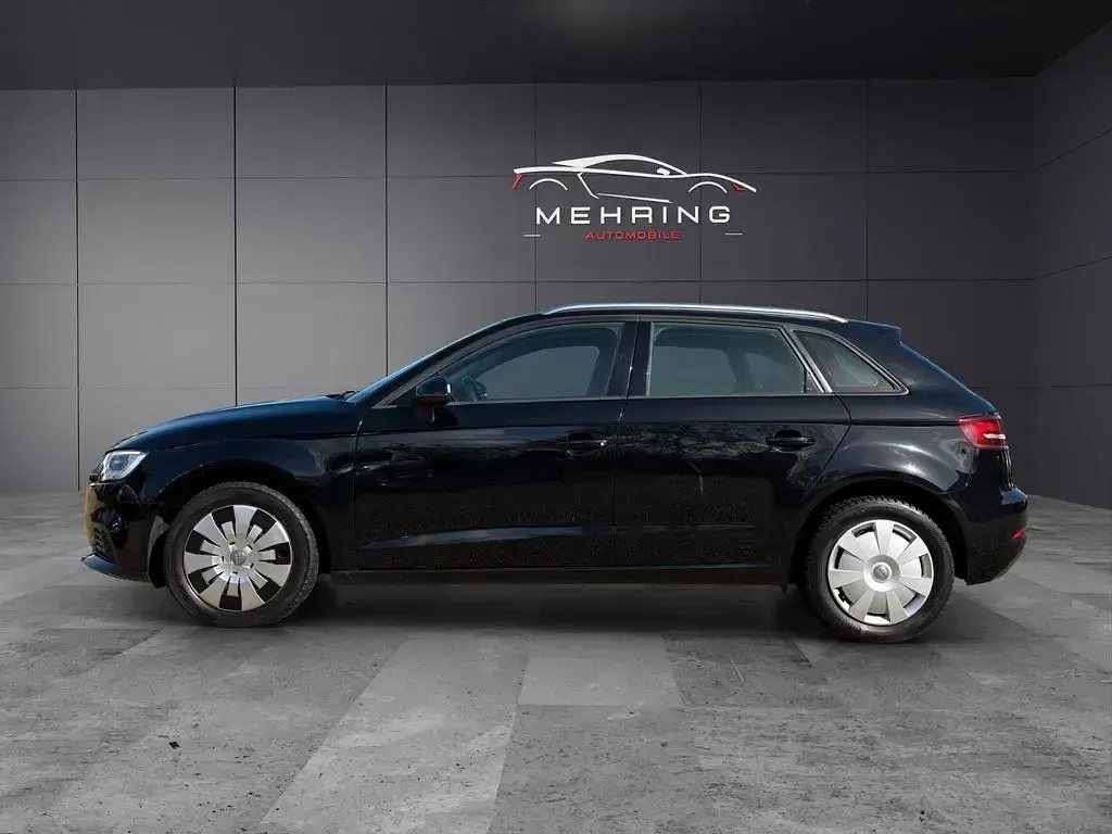Gebraucht Audi A3 Ambiente 116 PS (85 kW) 2019 Schwarz Limousine
