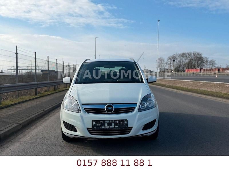 Gebraucht Opel Zafira Family 116 PS (85 kW) 2012 Weiß Van / Kleinbus