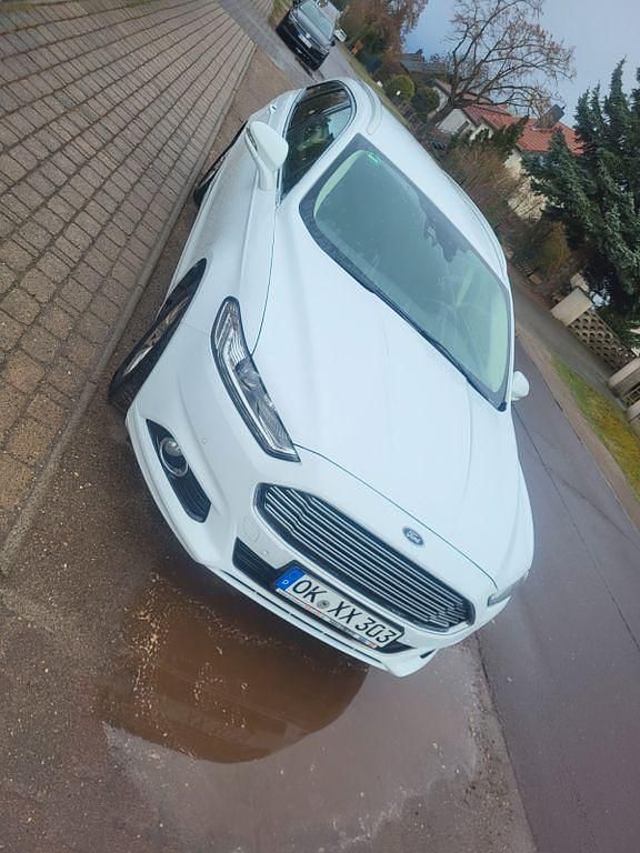 Gebraucht Ford Mondeo Titanium 150 PS (110 kW) 2015 Weiß Limousine
