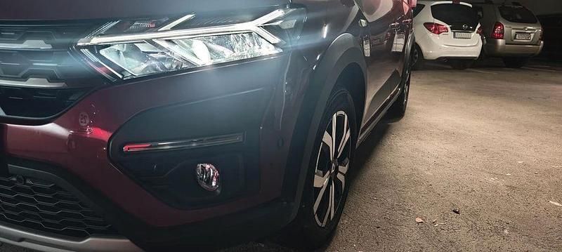 Rot Gebraucht 2022 Dacia Sandero Comfort Limousine | 14.000 € (Fairer Preis) - Bild 1/4