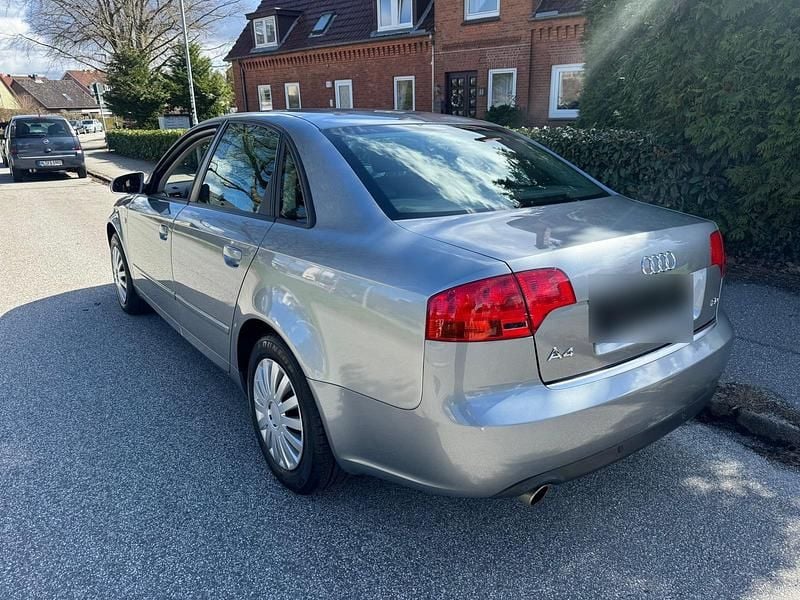 Gebraucht Audi A4 130 PS (95 kW) 2006 Silber Limousine