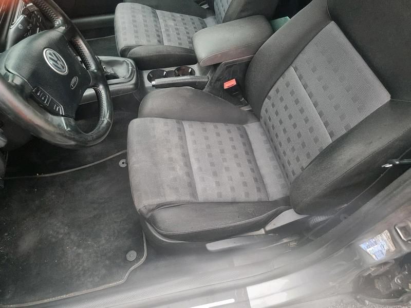 Usata VW Passat 131 CV (96 kW) 2003 Grigio Station wagon