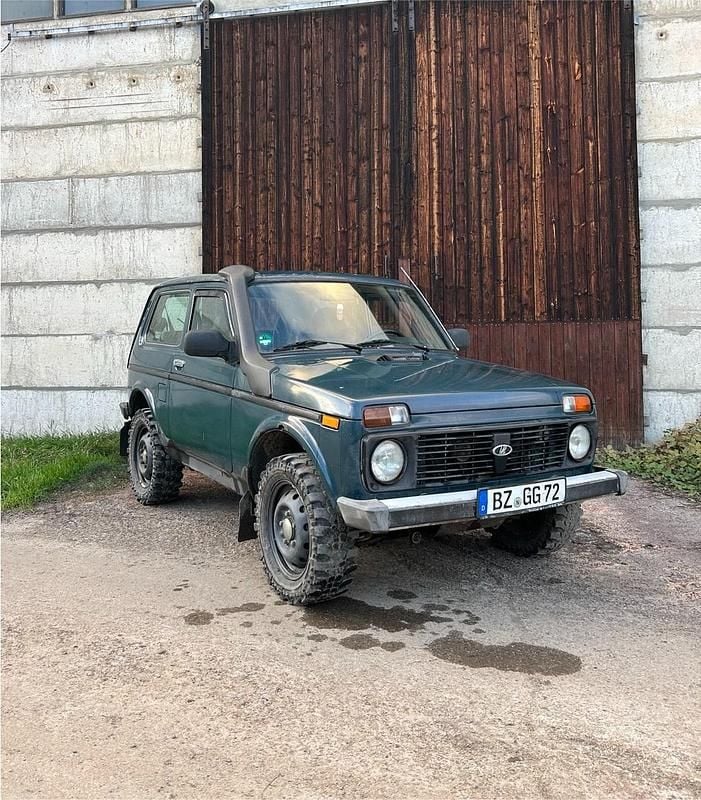 Gebraucht 2010 Lada niva SUV | 2.400 € - Bild 1/4