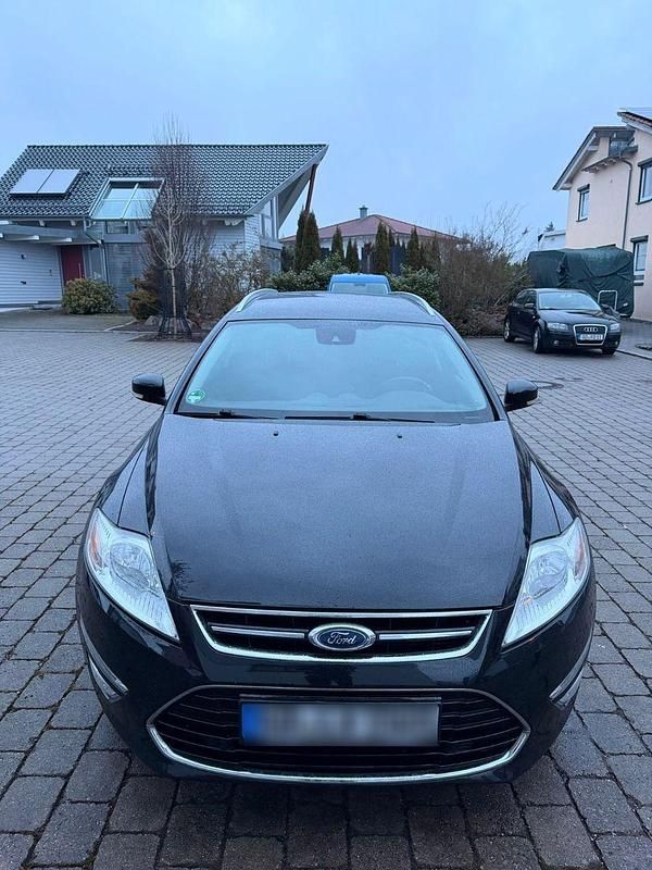 Gebraucht Ford Mondeo Titanium 140 PS (102 kW) 2013 Schwarz Kombi