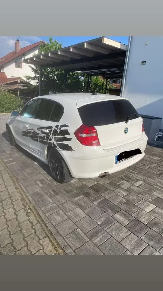 Gebraucht BMW 116 122 PS (89 kW) 2008 Weiß Kleinwagen