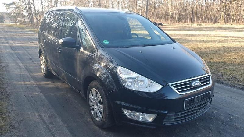 Gebraucht Ford Galaxy Champions Edition 140 PS (102 kW) 2011 Schwarz Van / Kleinbus