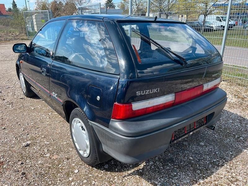Second-hand Suzuki Swift 1993 Albastru Berlinǎ