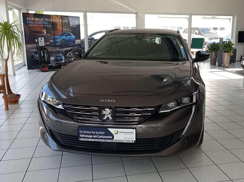 Platinum grau metallic Gebraucht 2022 Peugeot 508 Allure Kombi | 21.390 € (Fairer Preis) - Bild 1/4