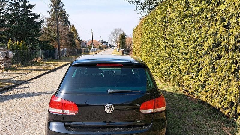 Gebraucht VW Golf VI 80 PS (58 kW) 2009 Schwarz Kleinwagen