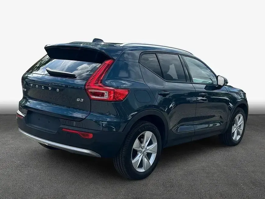 Gebraucht Volvo XC40 Core 163 PS (119 kW) 2025 Blau SUV