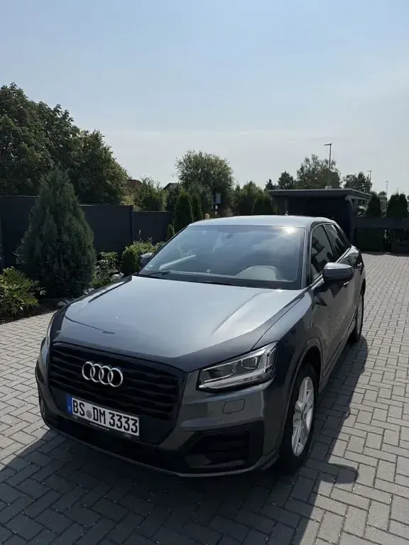 Gebraucht Audi Q2 Ambiente 116 PS (85 kW) 2018 Grau SUV