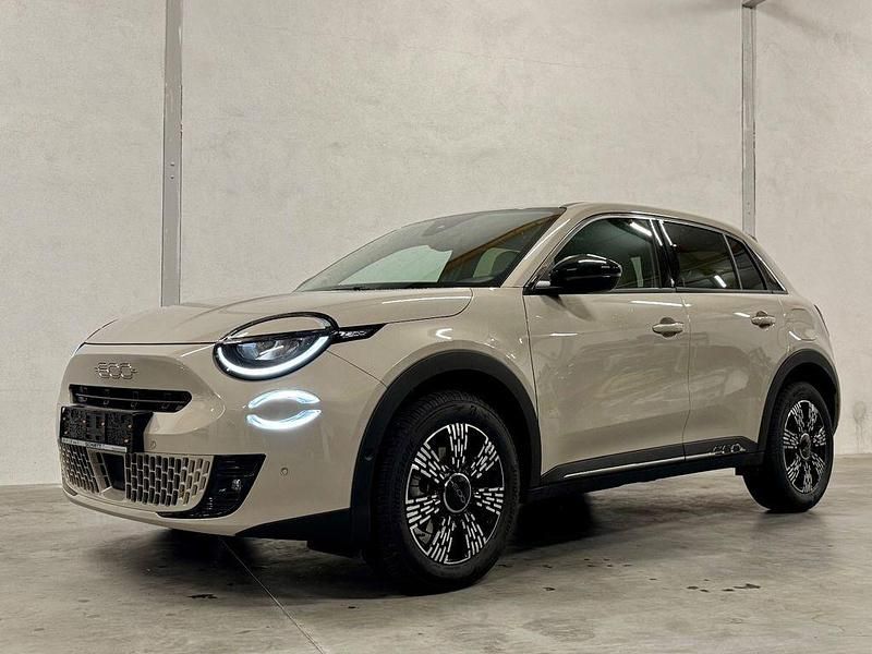 Beige Gebraucht 2025 Fiat 600 La Prima SUV | 25.000 € (Etwas zu teuer) - Bild 1/4