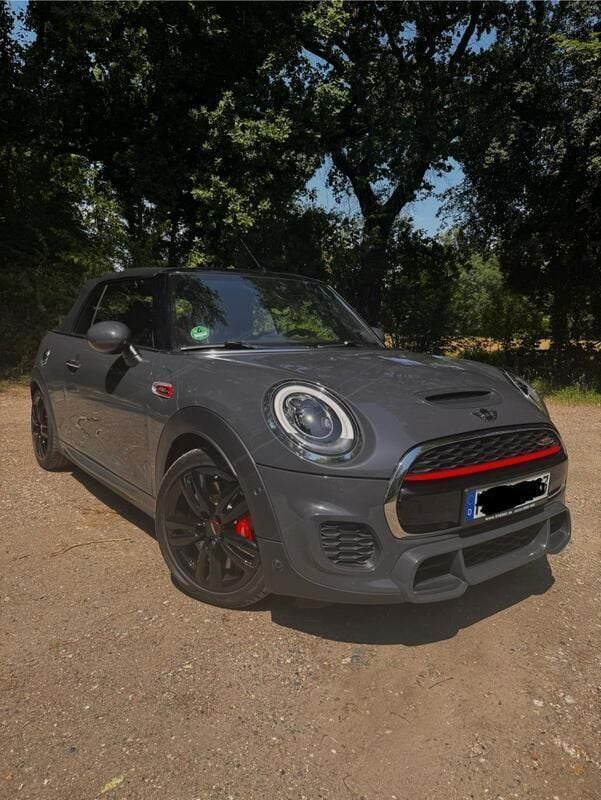 Grau Gebraucht 2016 Mini John Cooper Works Cabriolet Cabrio | 20.499 € (Fairer Preis) - Bild 1/4