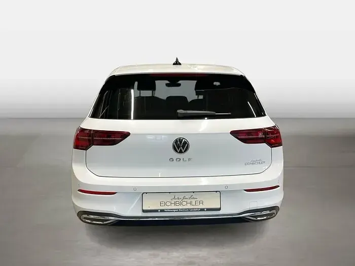 Gebraucht VW Golf VIII Active 150 PS (110 kW) 2022 Pure white Limousine