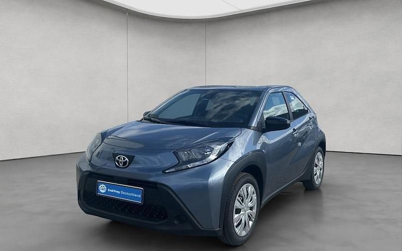 Grau Neu 2025 Toyota Aygo Business Edition Kleinwagen | 19.490 € - Bild 1/4